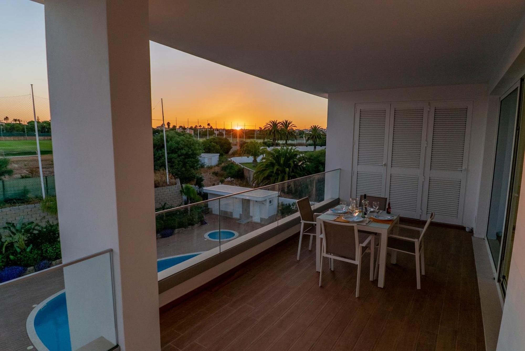 Sunset Condominium Lagos Eksteriør bilde